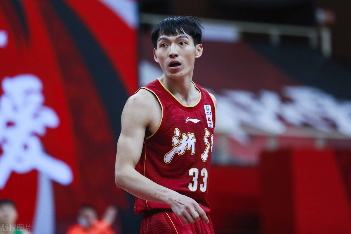 中国男篮90:84击败日本,两个最水mvp差点毁掉比赛胜利_胡明轩