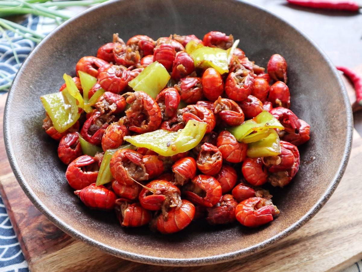 自制美味麻辣龙虾尾香辣入味一口一个好吃到停不下来