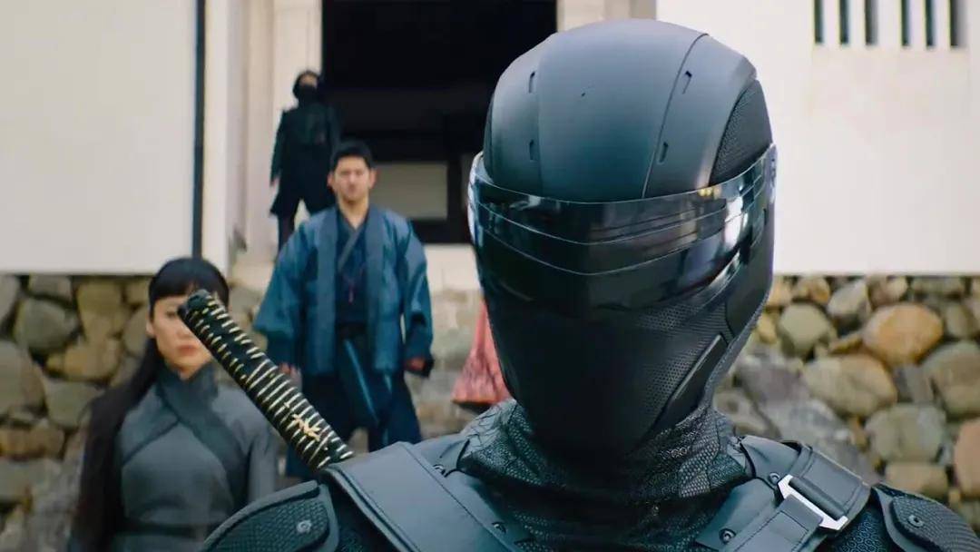 蛇眼亨利戈尔丁为特种部队每天练武士刀舞剑