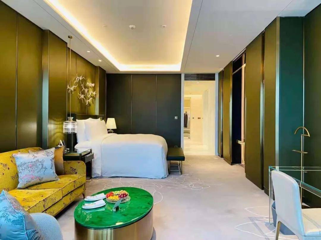 "j"酒店正式营业!全球"最"高的"艺术品"散发光辉!