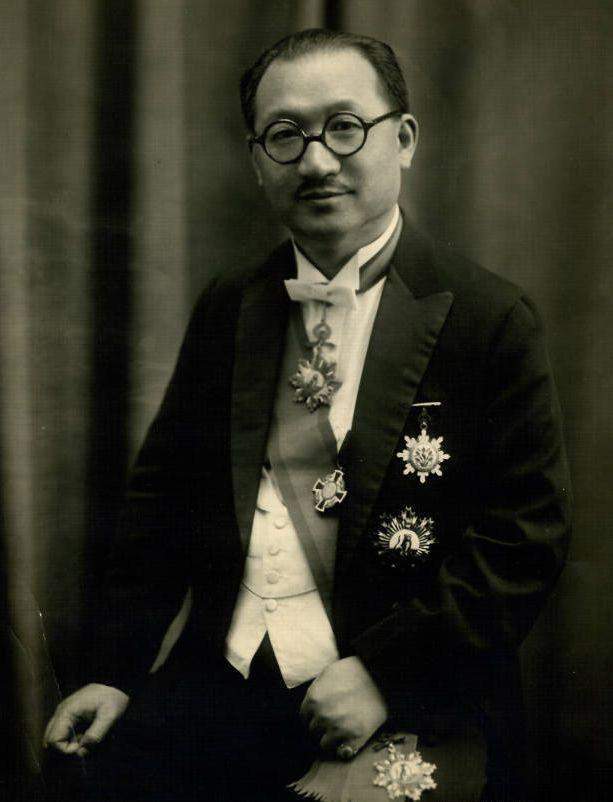 的主心骨宋霭龄:婚前袒露只对钱感兴趣,敛财万贯无从查清_宋耀如