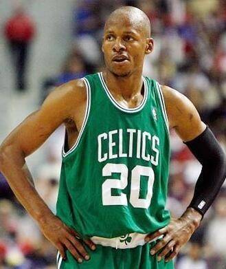 nba的花心男雷阿伦,18岁时就当了爸爸,有钱后与女明星结婚_篮球