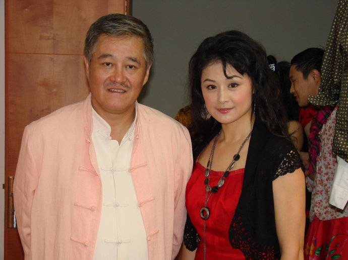 赵本山小姨子谢大脚:当"扶弟魔"一生不育,为考大学被赶出家门_于月仙