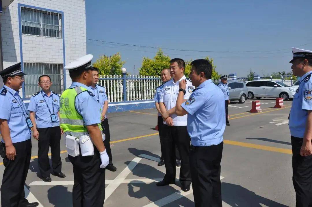 因公殉职民警冯清建和河津市公安局情报信息大队因公殉职民警罗方家中