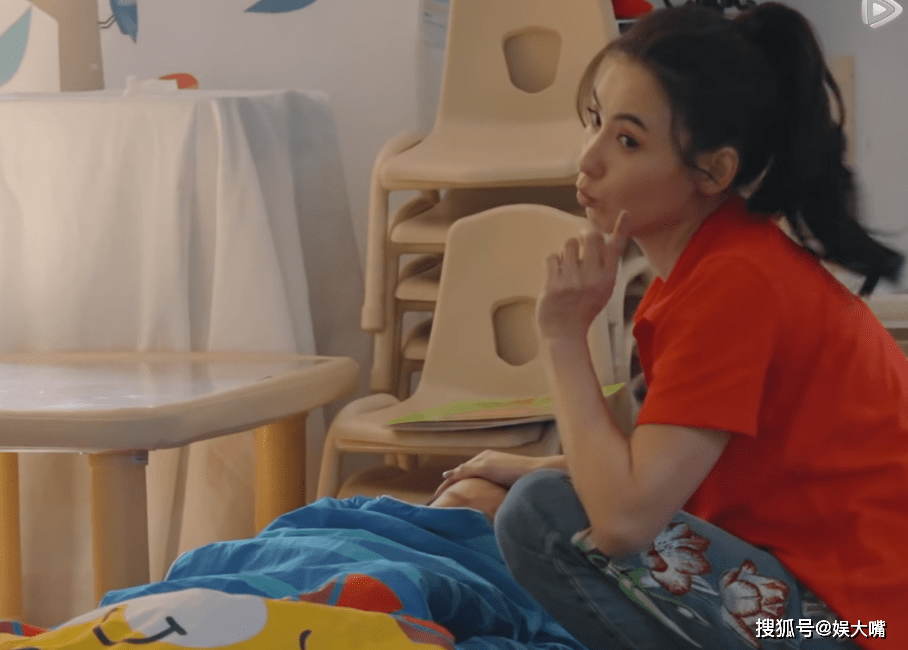 婴儿怎么抱容易入睡 435e4b18cd594f0e8b8e76e10be599e1.png