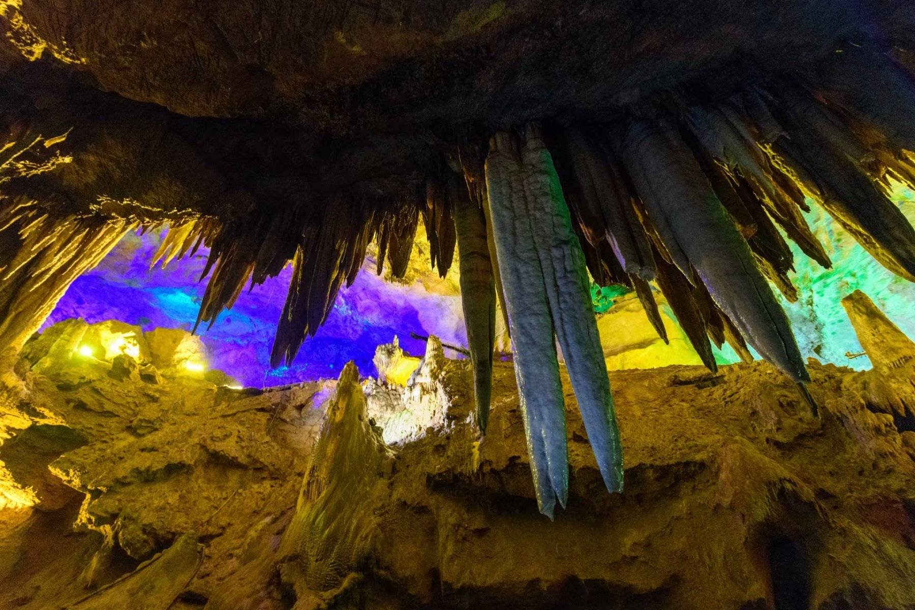 辽宁融山,水,洞,泉,湖和古人类文化遗址于一体的景点_溶洞