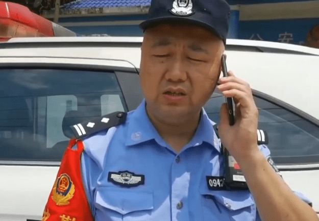 老头背老伴过马路 f30a4af0adbf4a1c96c7143907005662.png
