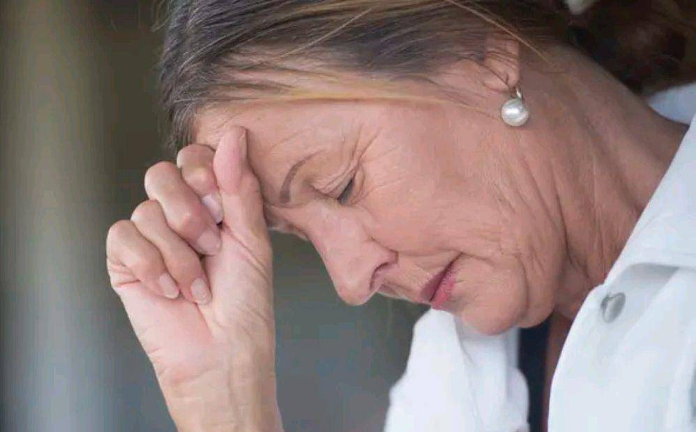 女人多少岁停经才好 2216f65b922e4d5a86a8fd7a3fdb1d10.jpeg