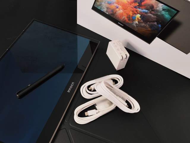 手机|生产力副屏，游戏机巨幕：INNOCN Q1U 4K OLED便携显示器体验