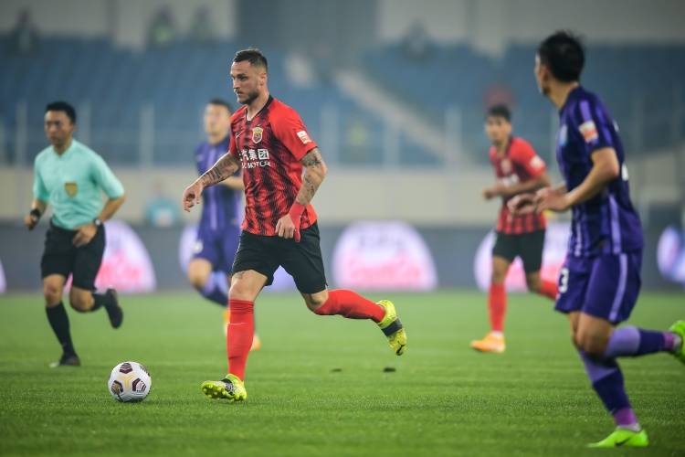 曝阿瑙将加盟博洛尼亚 上海媒体:他现在仍是海港球员_托维奇