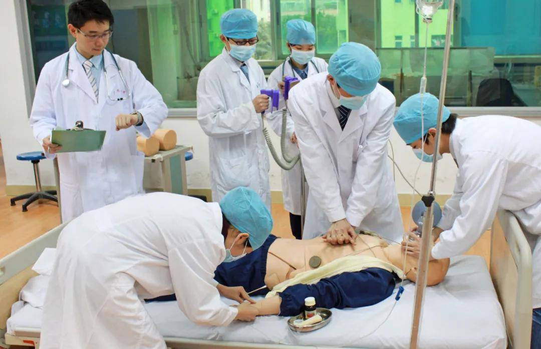 我院的情景模拟训练与案例启发式教学