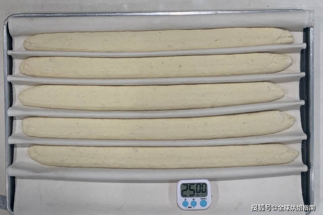 如何用90分鍾製作一隻優質法棍？全新製作工藝分享 熱愛美食 第11张