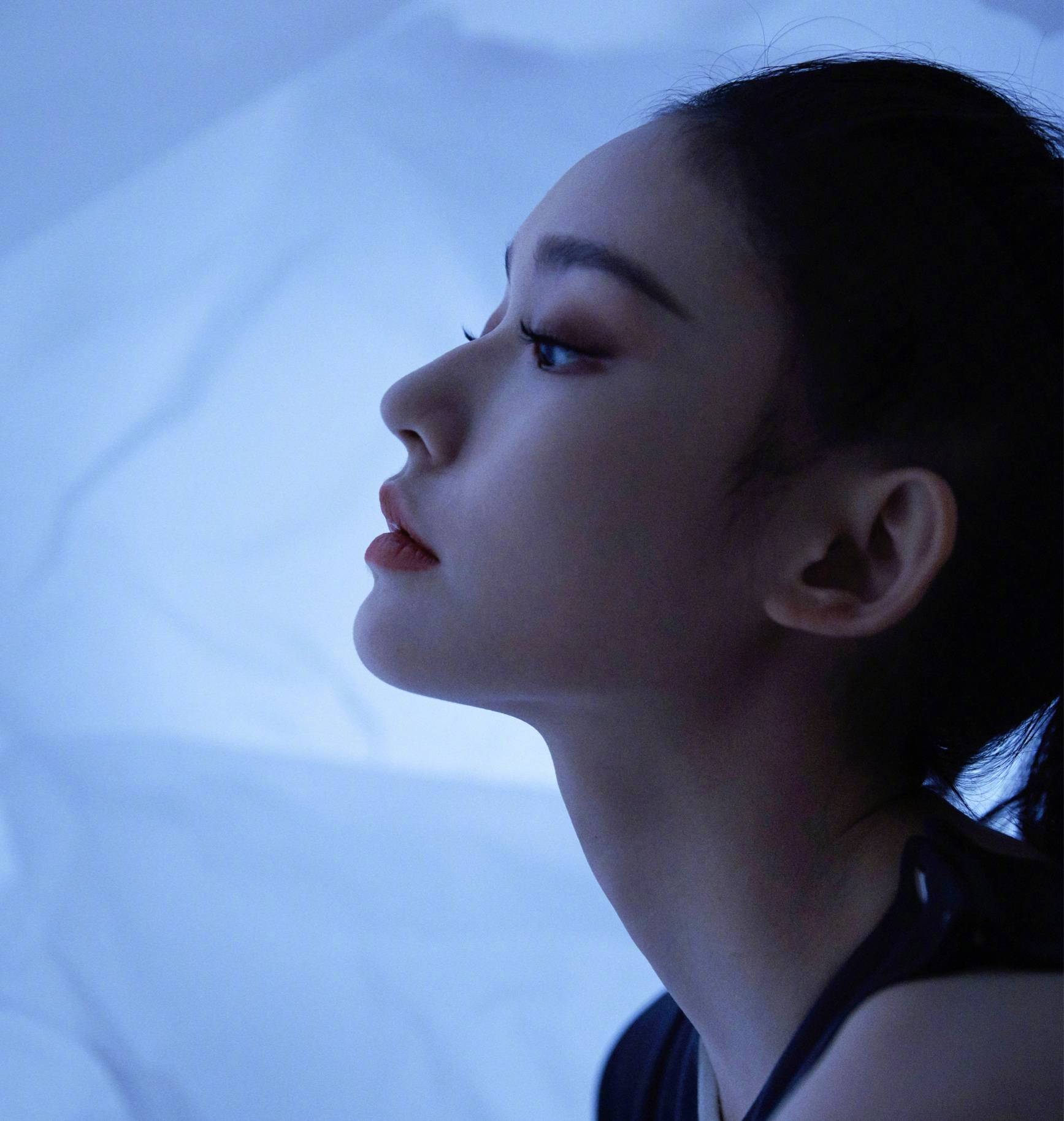 林允被拍搬家颜人中家,两人这是同居了吧 到底什么时候官宣