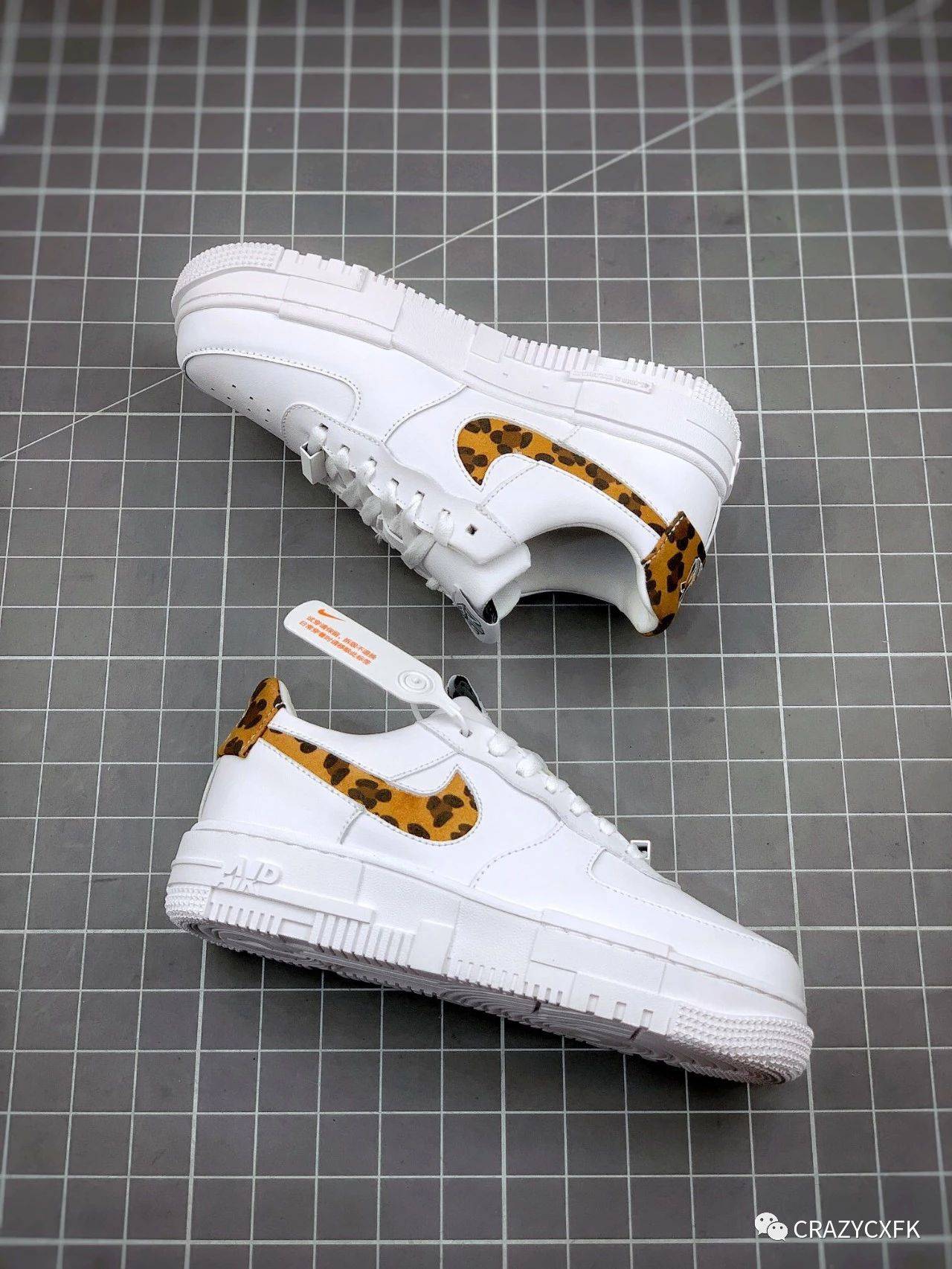 耐克豹纹解构空军一号nikeairforce1pixel运动鞋