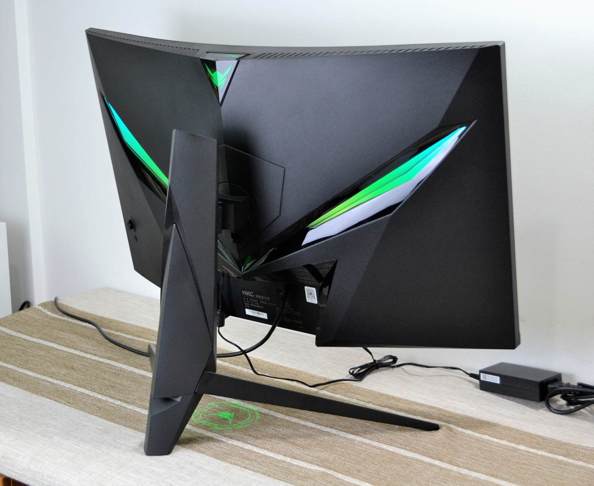 蚂蚁排行榜_亲测蚂蚁电竞屏,165Hz刷新率搭配1ms响应时长,刷新电竞屏排行榜