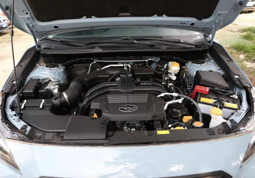 动力部分,斯巴鲁xv搭载的依旧搭载一台fb20的2.