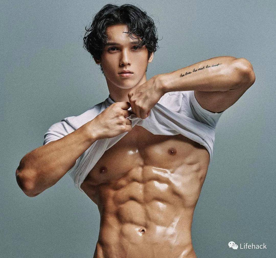 深海人鱼|天呐！这是只存在于漫画里的肌肉男菩萨么？