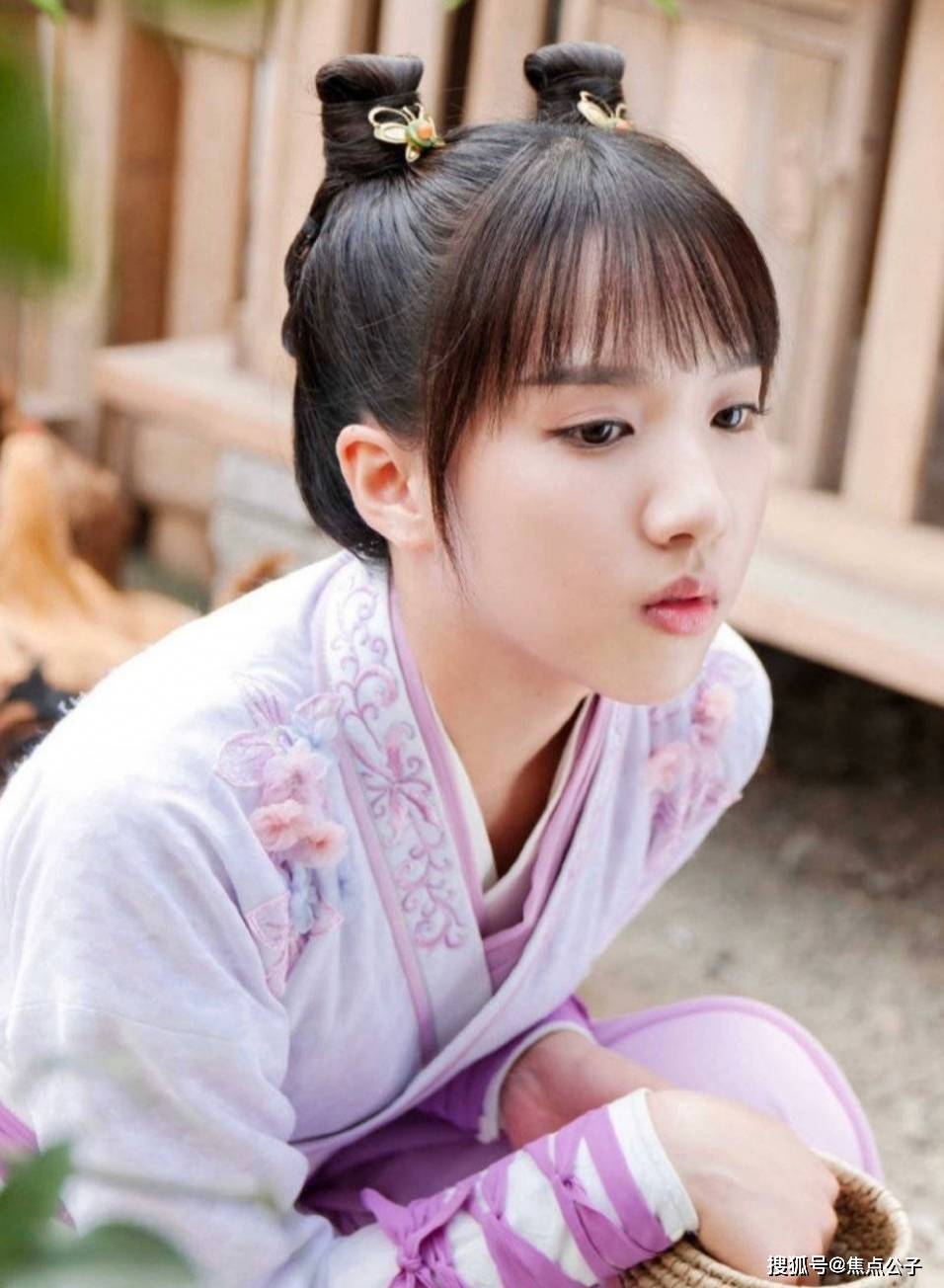 原创双双塌方御赐小仵作苏晓彤被拍与男子同游迪士尼难以置信