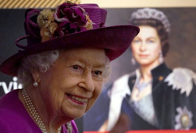 95岁英女王紫衣配紫口红亮相好美！凯特红西装廉价，气色不如女王_英国王室