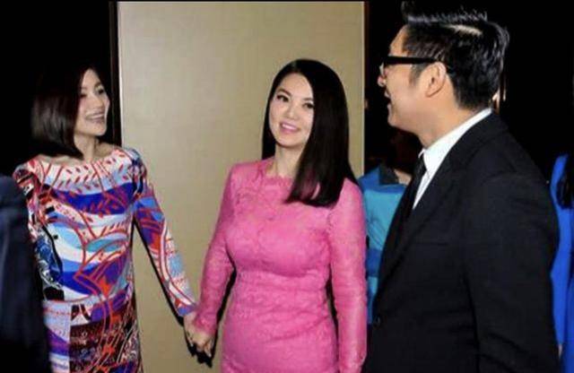 贵妇|44岁李湘穿衣真胆大，穿亮片玫红色连衣裙高贵大气，很有贵妇范