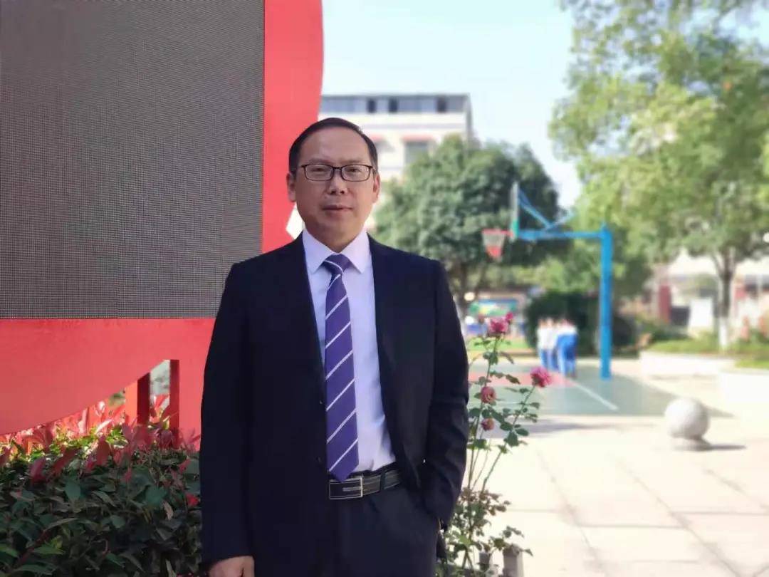 身边的好老师梁卫东在教育的道路上砥砺前行