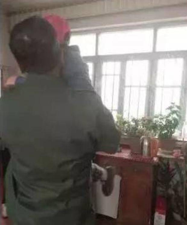 因为|38岁宝妈独自带孩子，猝死家中3天被发现了，孩子在一旁吃零食