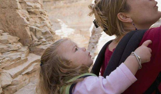 因为|38岁宝妈独自带孩子，猝死家中3天被发现了，孩子在一旁吃零食