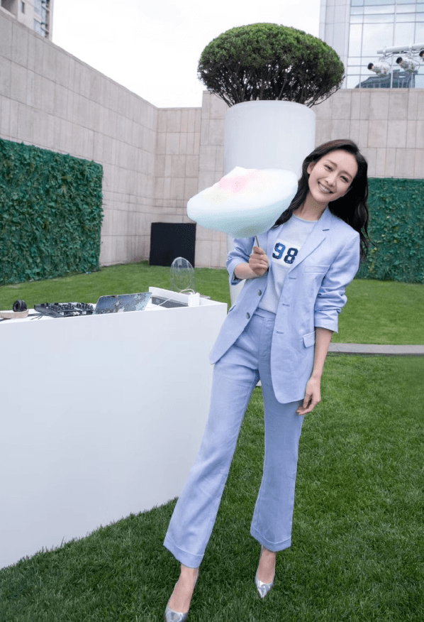 王鸥|看到王鸥正装才心动，裙子裤子皆如教科书，怎一个美字能概括