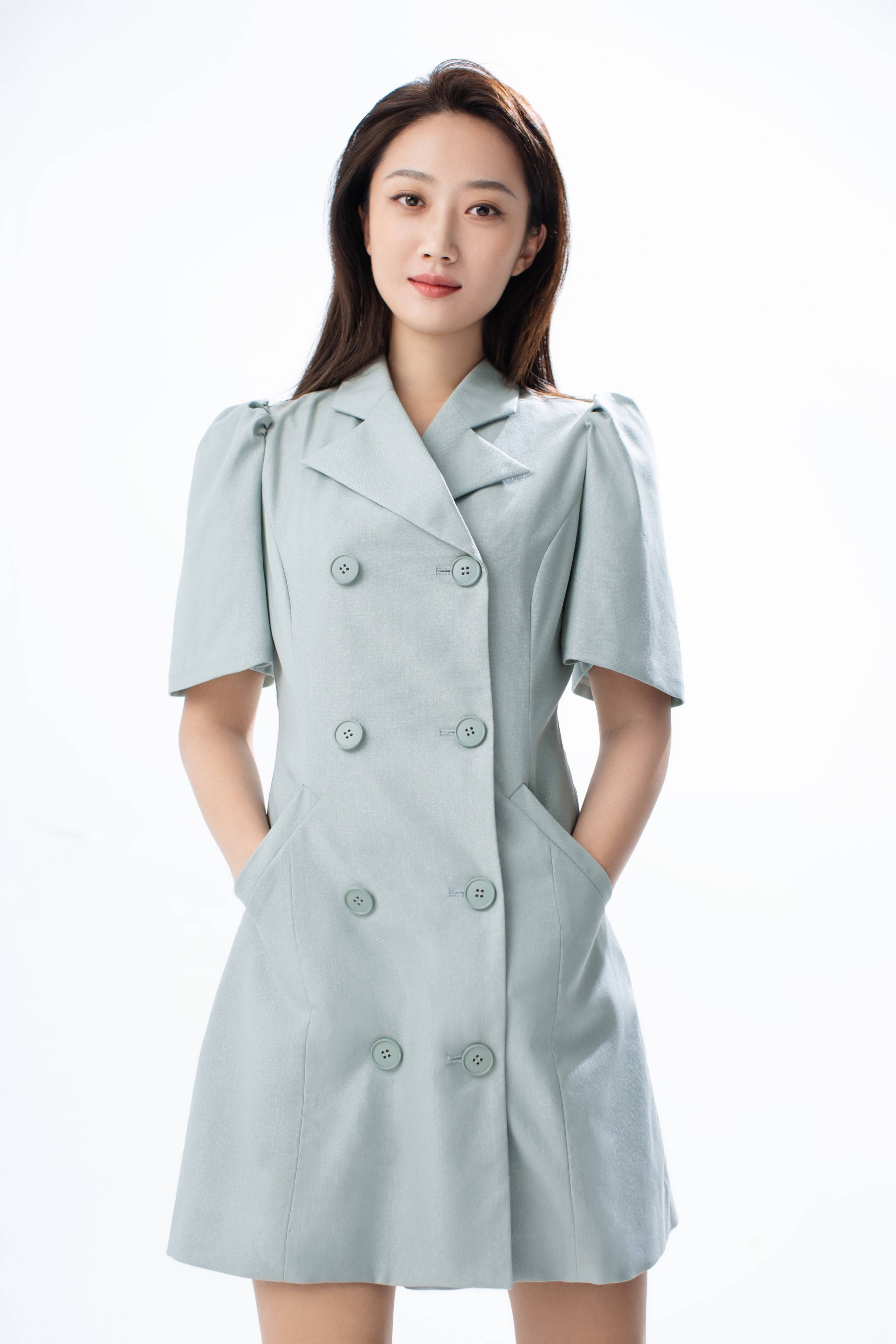 扶贫剧《新时代青春之歌》热拍 杨小米化身"黄欣意"坚守初心