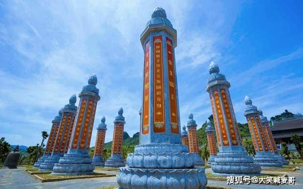 越南河南省的三祝寺,占地5000公顷,寺中有1.2万幅浮雕