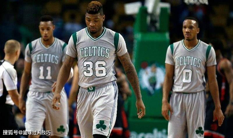 球迷|NBA这些球衣设计简直离谱！勇士像穿睡衣打球，公牛红蓝配太辣眼