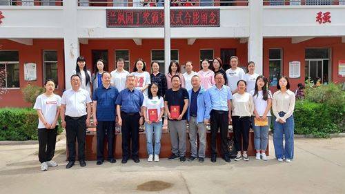 陕西省杜斌丞教育思想研究会会长杜芳滨来到陕西省米脂中学和榆林市