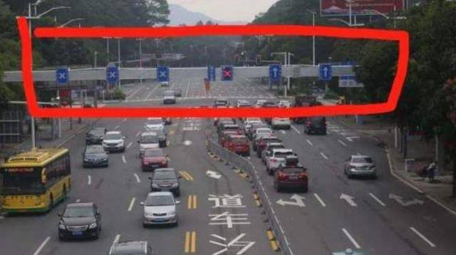 绿灯亮时可以在左转车道直行吗 52ad41d973b5483ea0d27fef4cecfb2c.jpeg