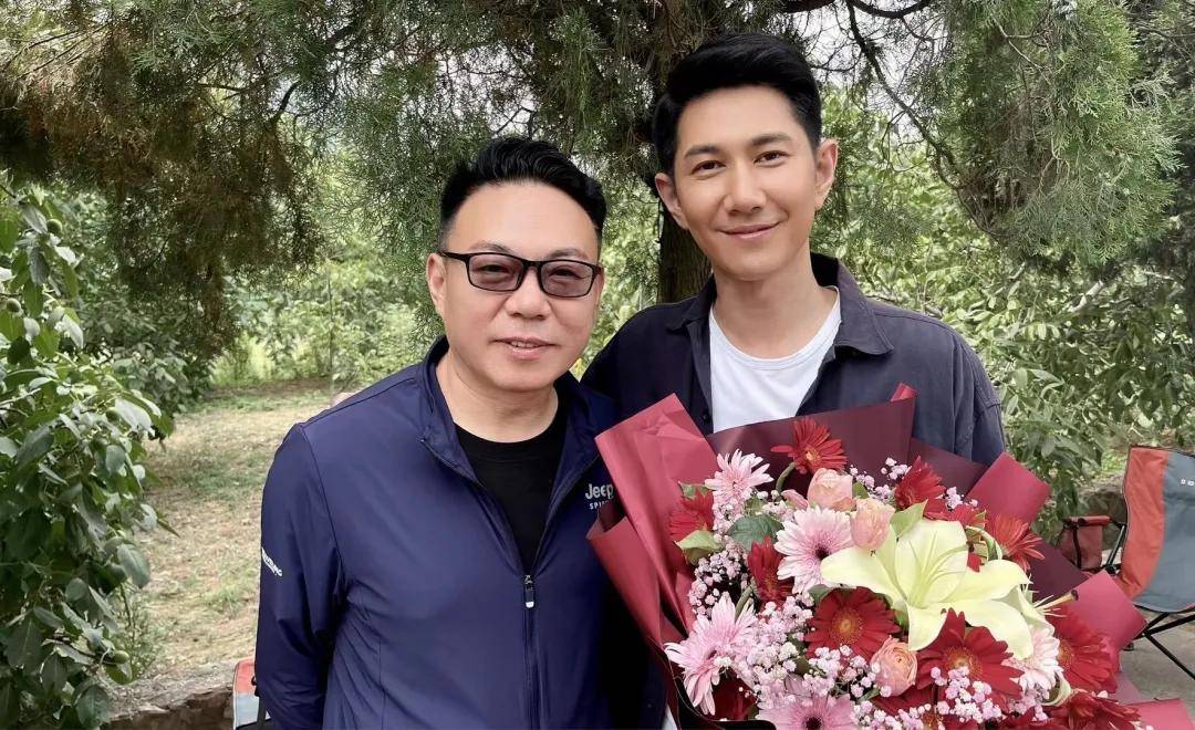 何明翰老兵荣耀杀青新剧化身追光者热血公益救援