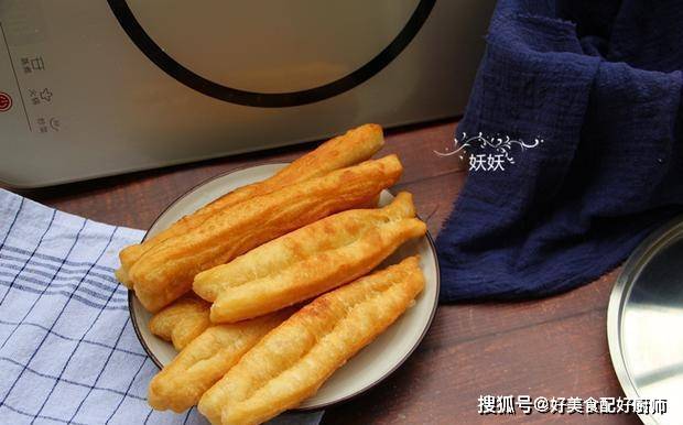 整形|做好这一步, 蓬松金黄的大油条在家轻松做, 脆皮软心根本停不下来