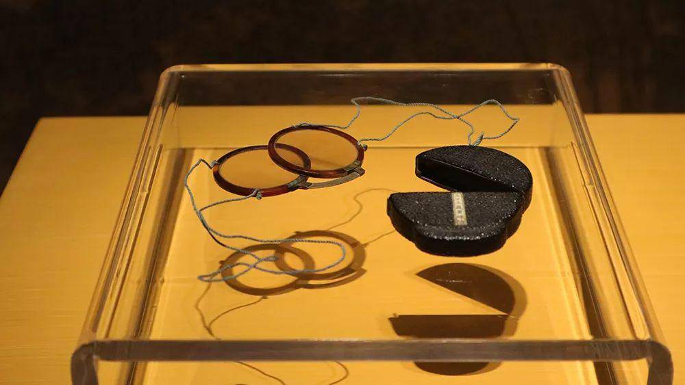 雍正皇帝还是个眼镜控?_自律