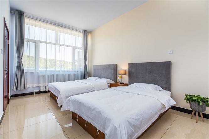 承德丰宁大滩孤石军马场森呼吸陌野别院民宿,野营烧烤骑马射箭!