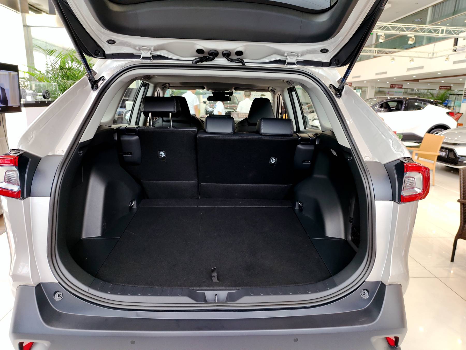 油耗真香 实拍威兰达双擎四驱豪华版 24.08万值不值?