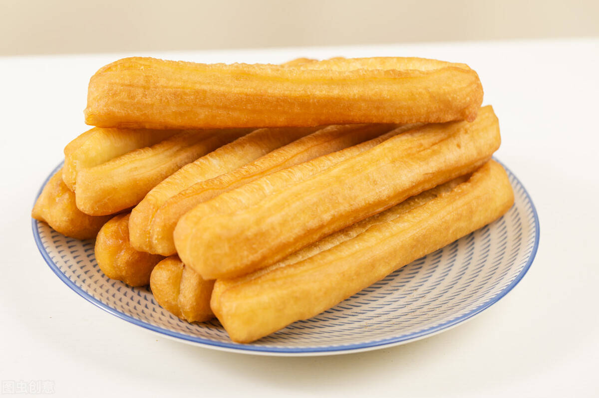 血管|早餐选不对,或影响血管健康,提醒:这三种常见的早餐不宜常吃