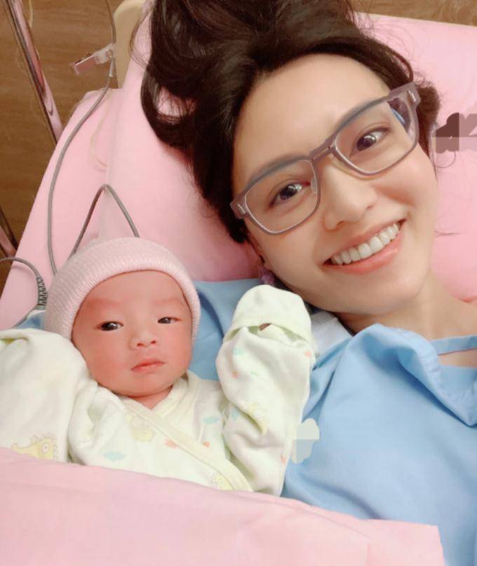 生活|恭喜！37岁女星二胎得子，嫁豪门7年，已育有双胞胎女儿生活幸福