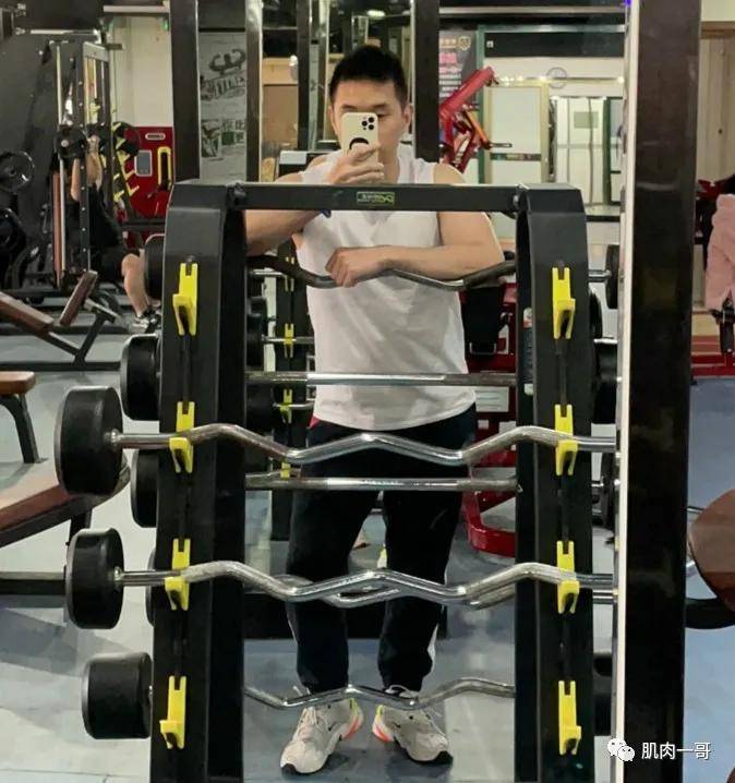 身材|25岁肌肉交警爆红网络，这是什么神仙肉体啊