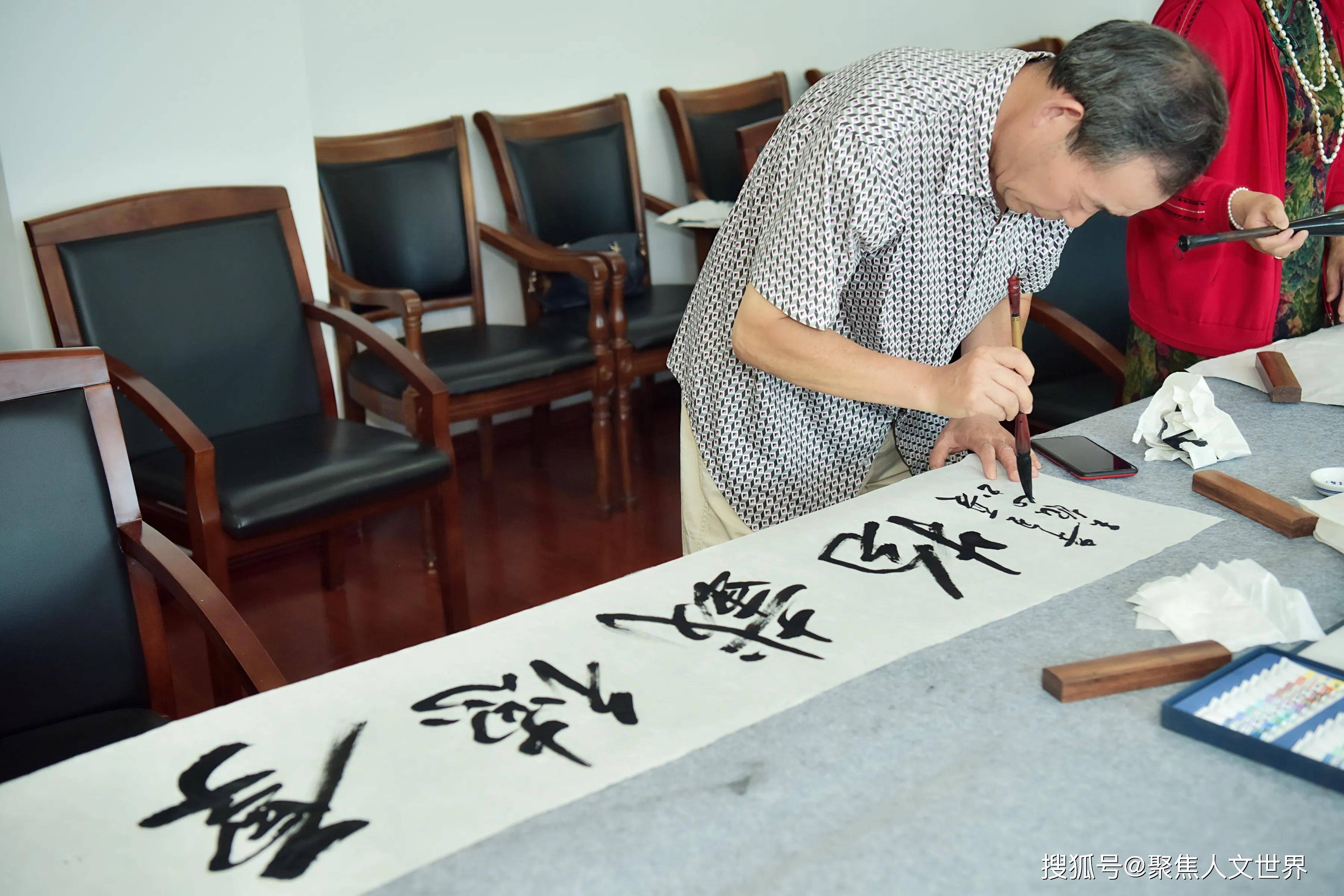 宜兴|宜兴扬子书画学会分会会长：陶政宁