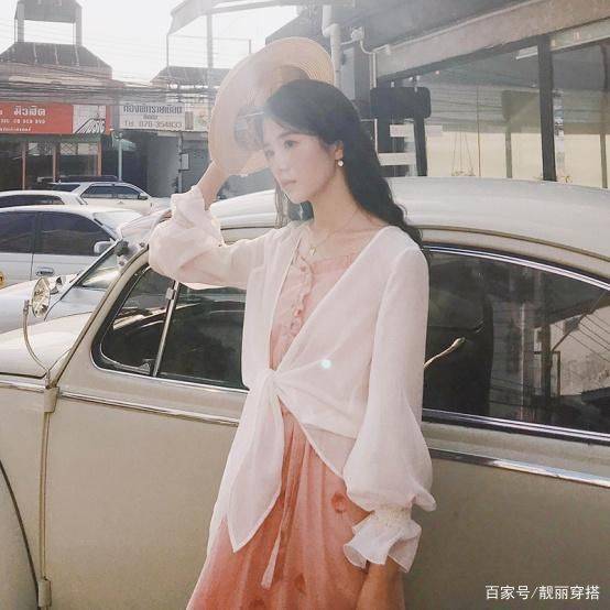 都能|夏天胖女人一定避开这几种连衣裙，穿对裙子时髦减龄，谁穿谁显瘦