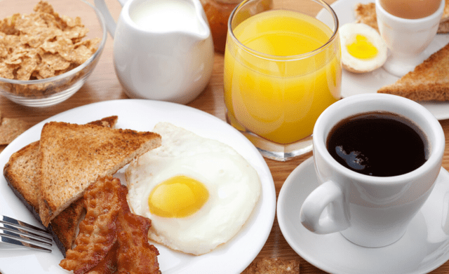 冰菊|被列入“伤身名单”的3种早餐,提醒:肝不好的人,尽可能少吃