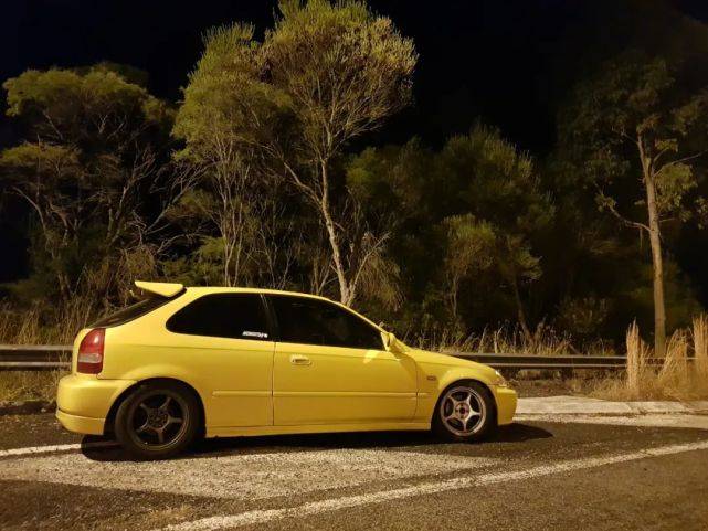 在澳洲玩jdm就是幸福本田双门ek改装