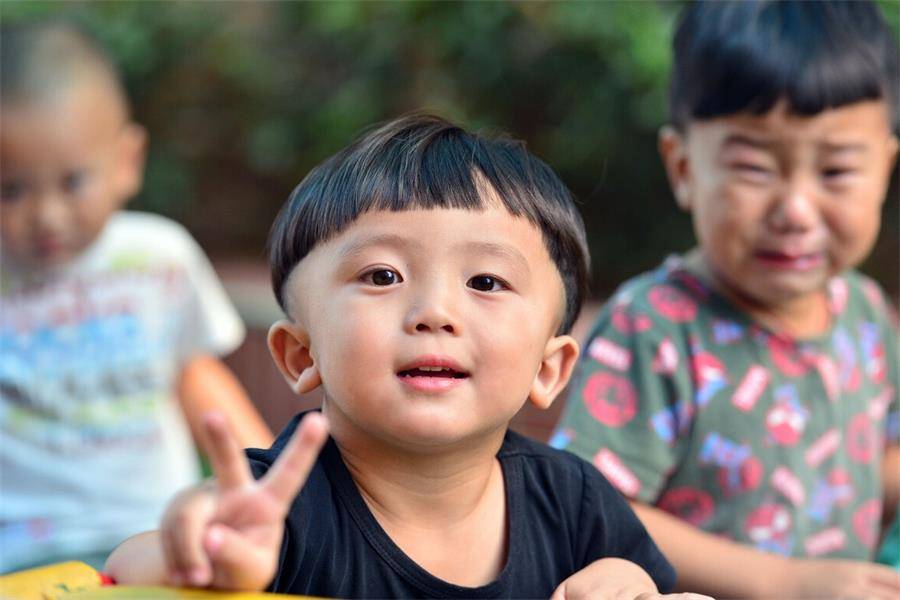 因为|想让孩子性格好，“隔辈带娃”须慎重，老人或容易带出“任性娃”