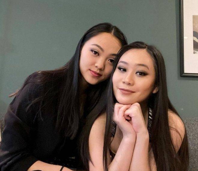 李连杰|李连杰两女儿颜值逆袭，精致妆容下，有妈妈利智当年风范