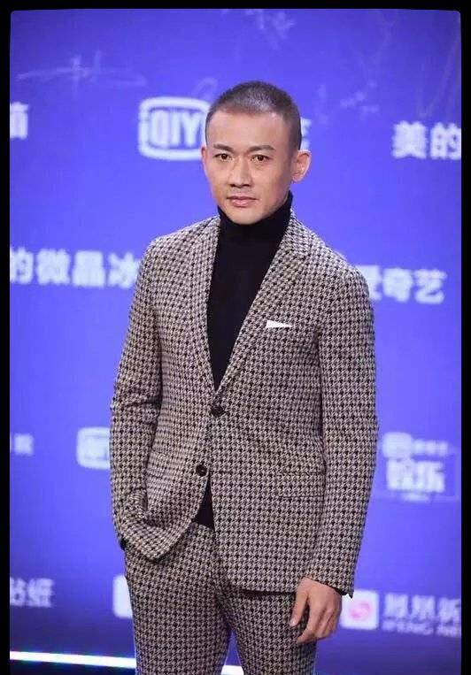 黑色|爱奇艺尖叫之夜第一波红毯图来袭,朱丹造型被吐槽!