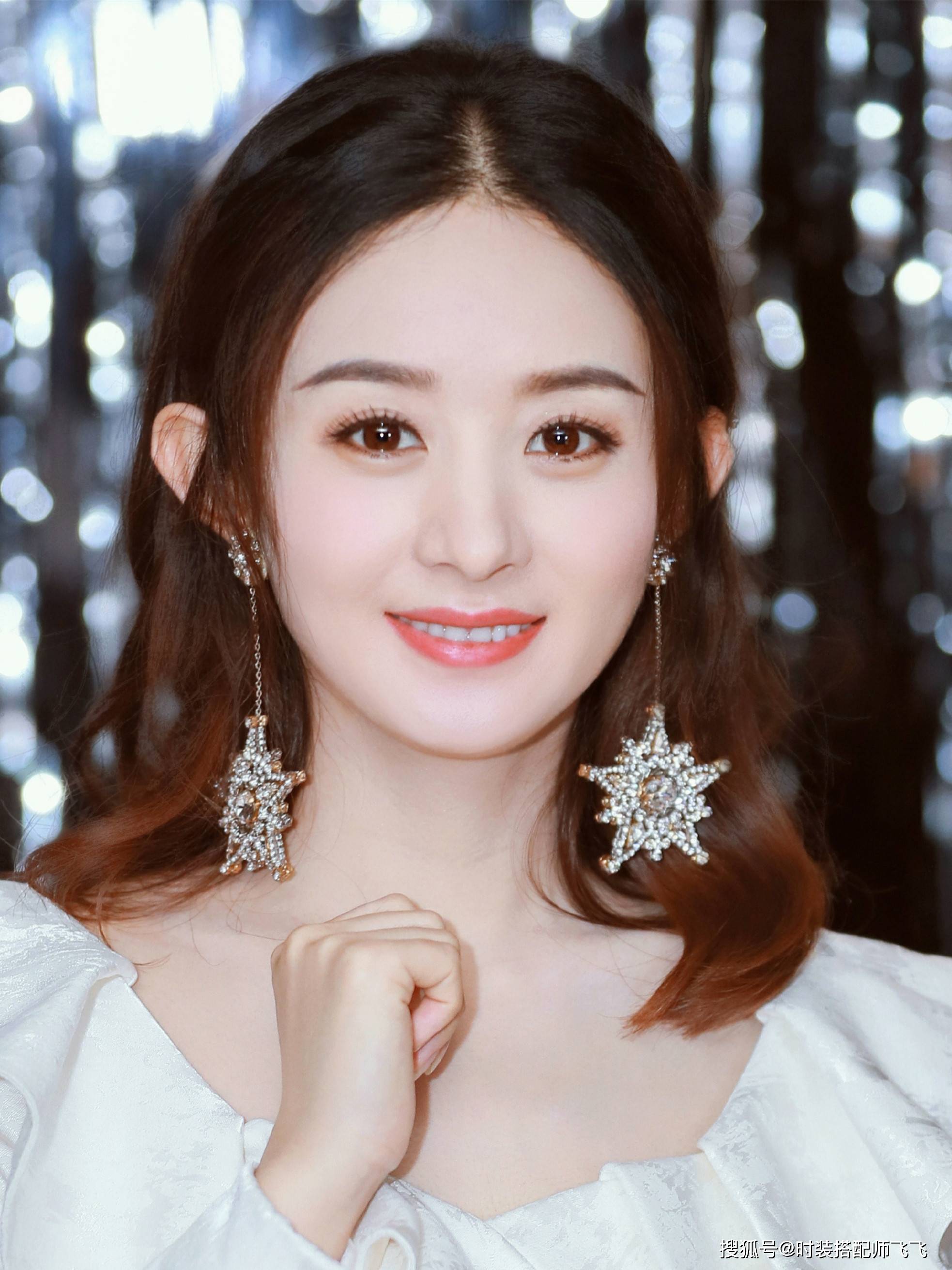 赵丽颖|不要误以为是暖皮就可以随便穿暖色，其实还有细分，穿错容易显老