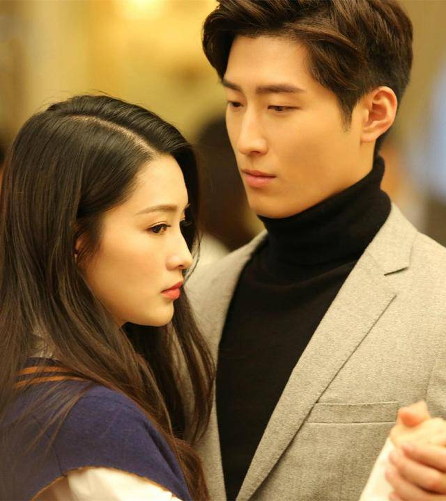 父亲|《海上繁花》剧情太狗血了？杜晓苏父亲和邵母的初恋就是最强伏笔！